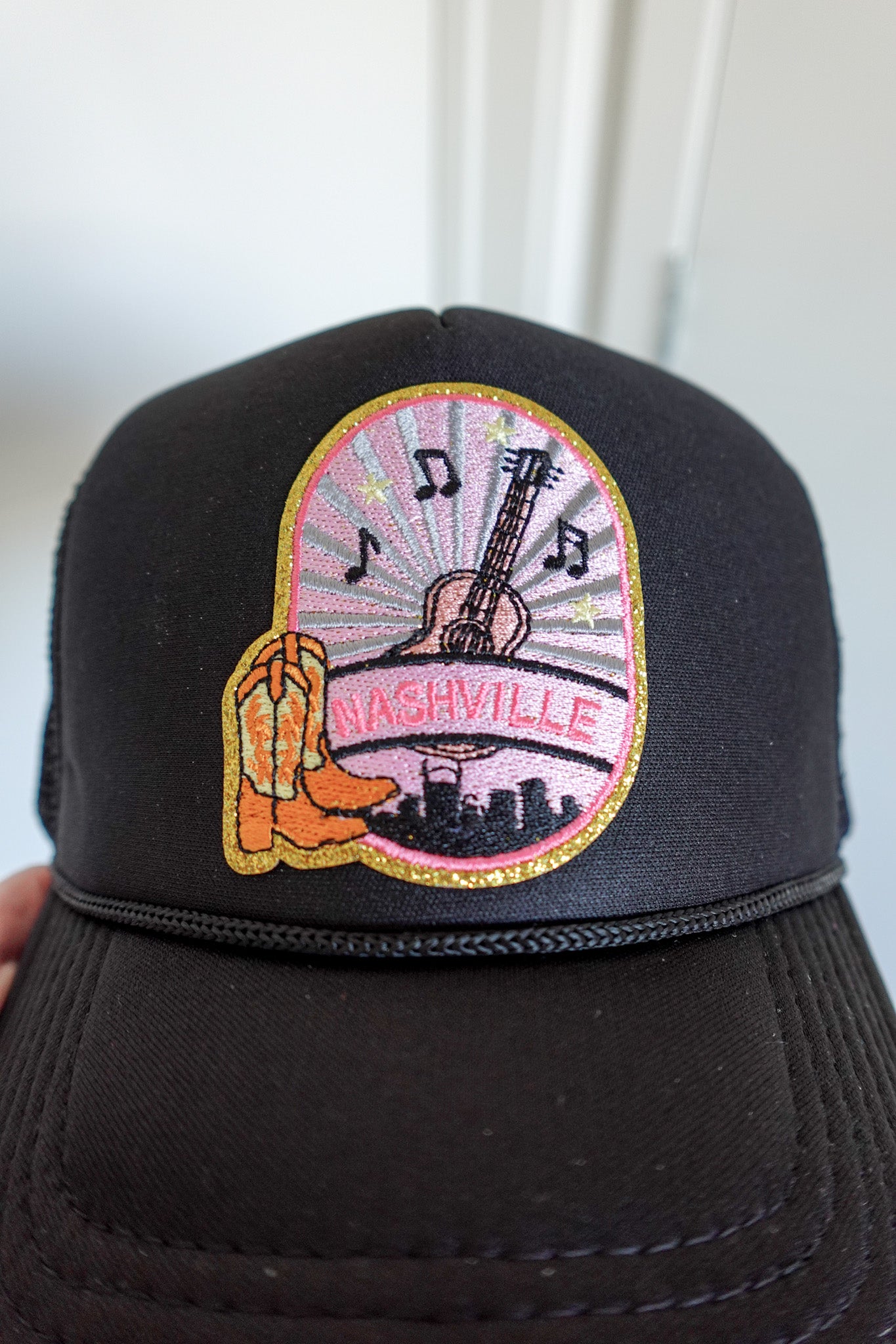 BLACK NASHVILLE TRUCKER HAT
